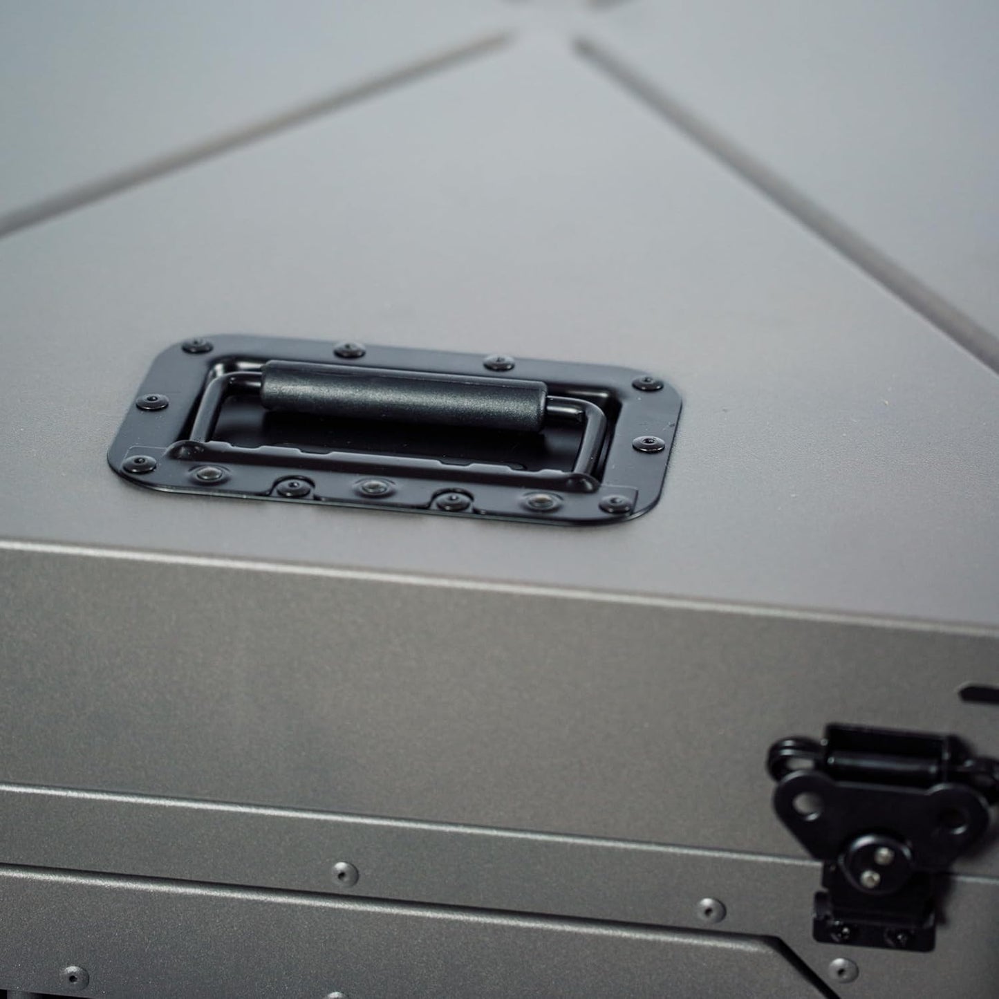 ROCK CREEK CRATES Collapsible Dog Crate: Meticulously Engineered, Durable Aluminum Construction, Non Slip Feet | 10 Year Warranty | Ideal for Indoor & Vehicle Use (Midnight Black, 30 Inch)