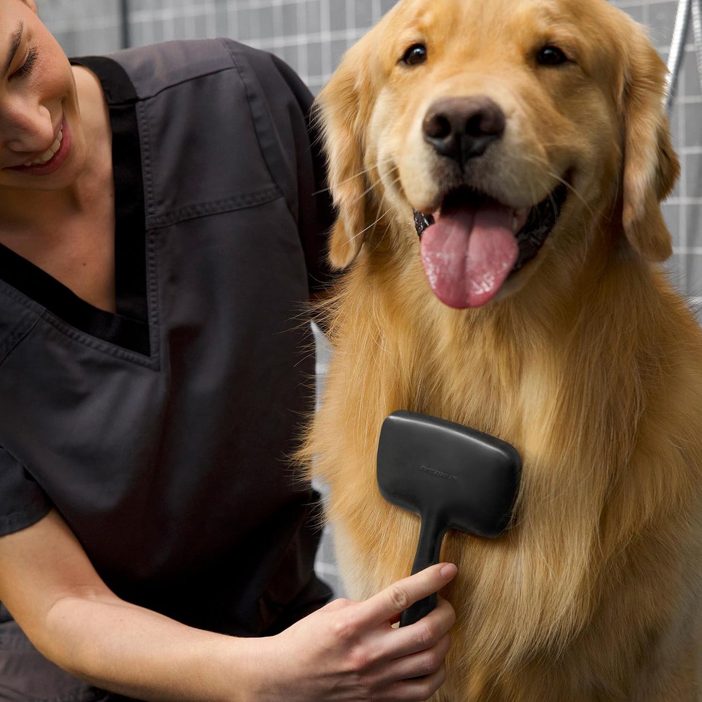 Tweezerman Dog and Cat Slicker Brush for Large Pets, Grooming Brush with Coated Bristles to Prevent Scratching and Ergonomic Handle